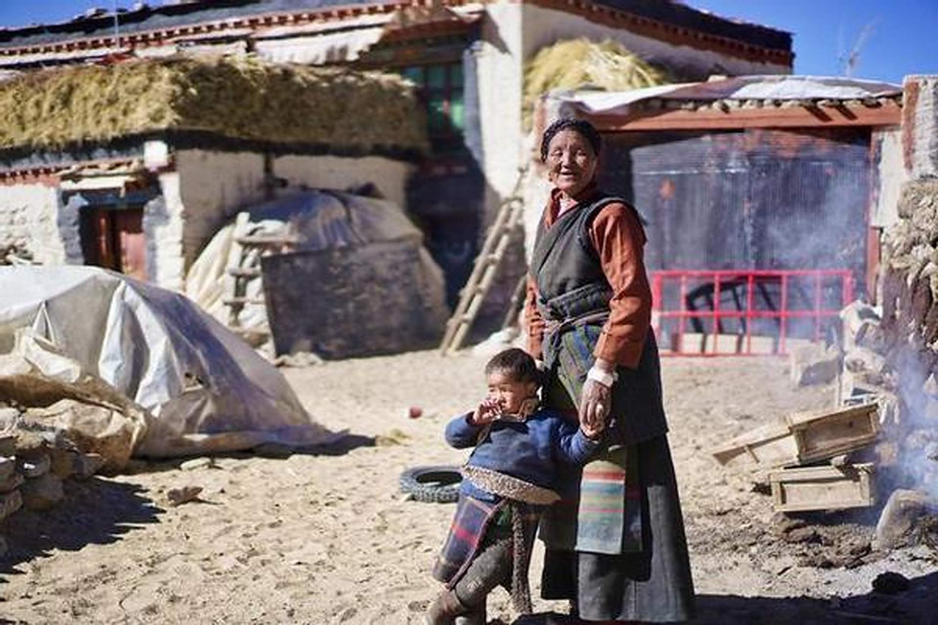 西藏拉萨尼木县麻江乡,整个村子的海拔达到了4000米,尽管这里空气稀薄