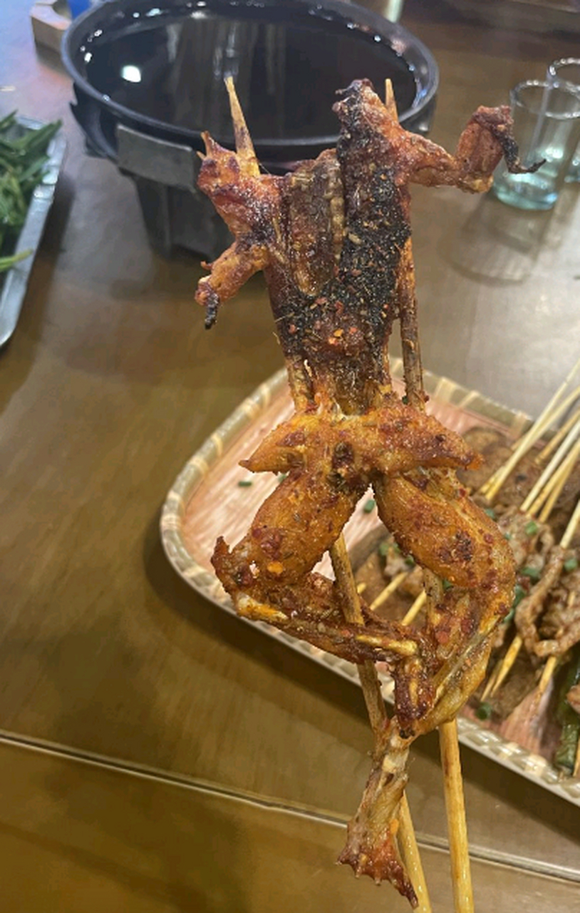 第一次吃烤牛蛙,真的很好吃啊