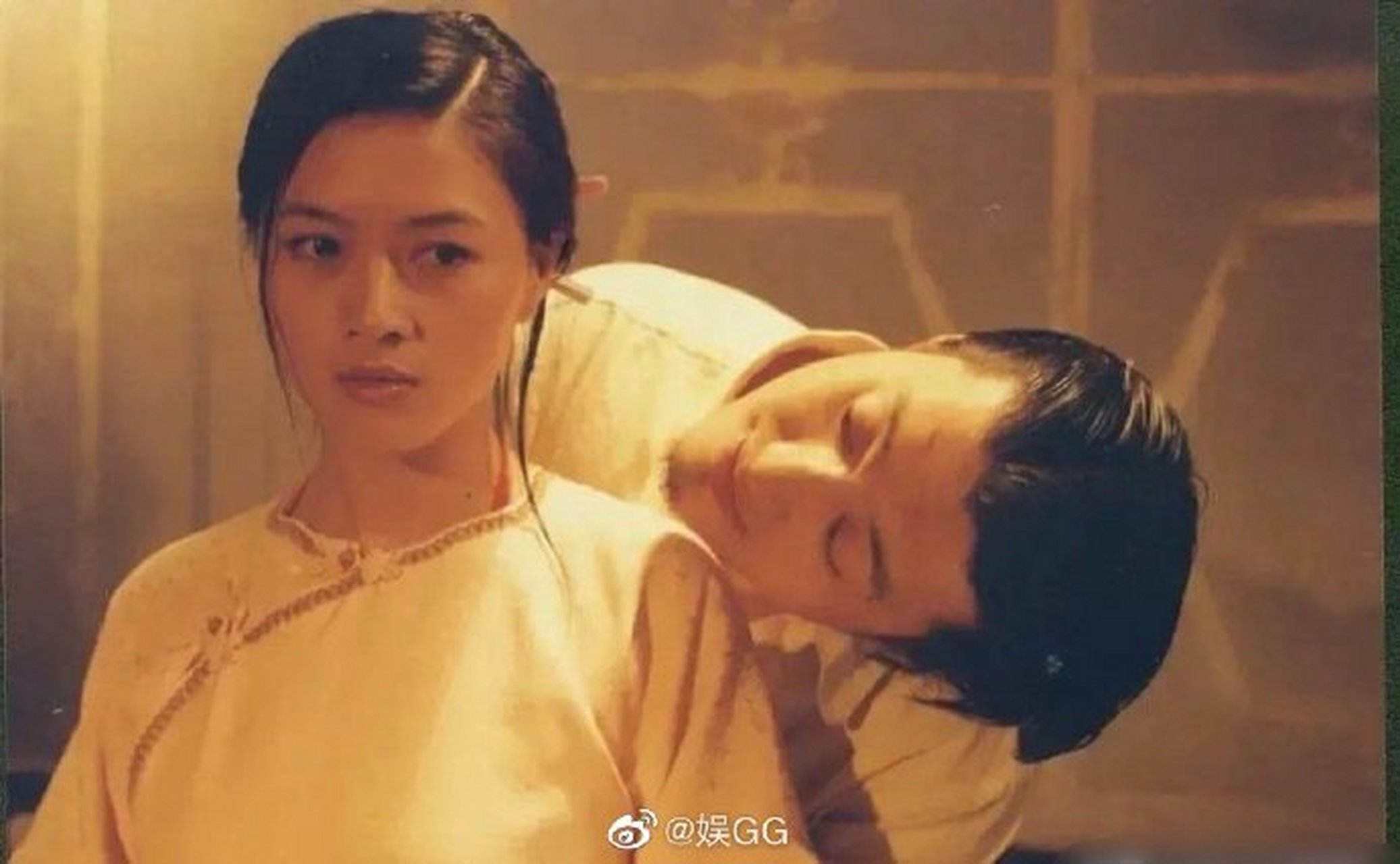 2001年,田海蓉要接拍《关中匪事》时,她和王志文,蒋雯丽主演的悬疑剧