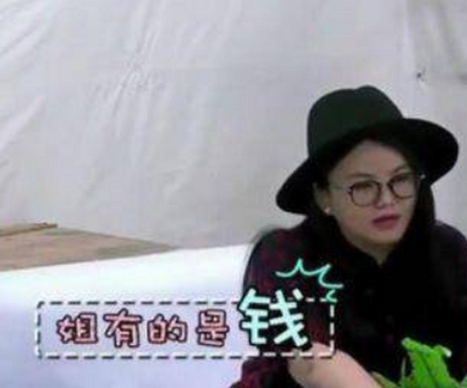 据悉,这起事件源于赵丽颖不经意的一句评论,却引发了李湘的怒火