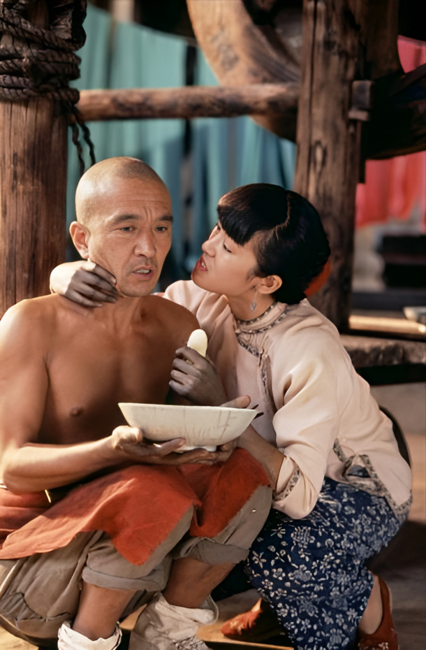 1991年,巩俐和李保田在电影《菊豆》中的剧照!