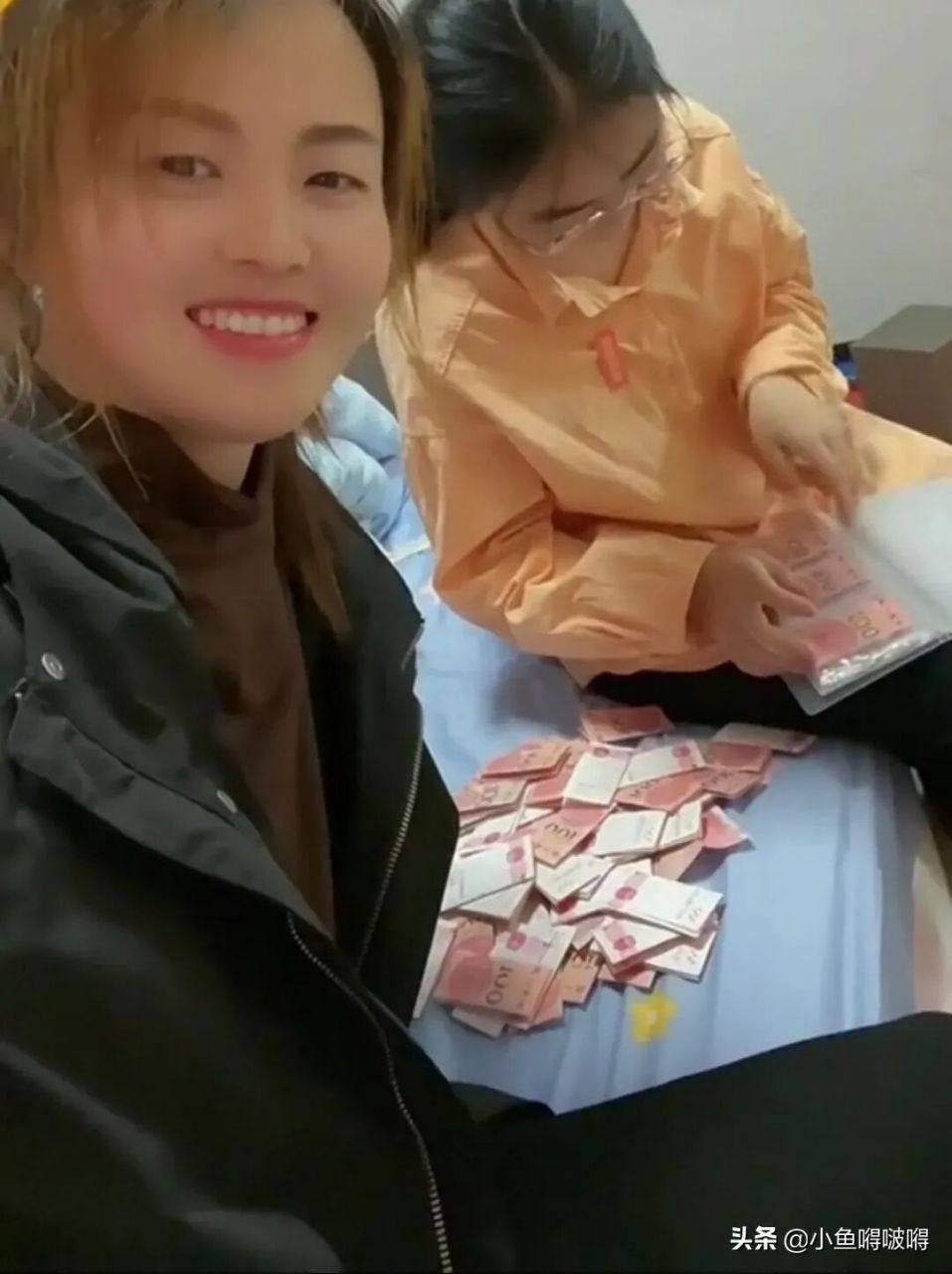 近日,江苏南通,一女子因手头有点紧张,想着女儿的压岁钱存着少说有小