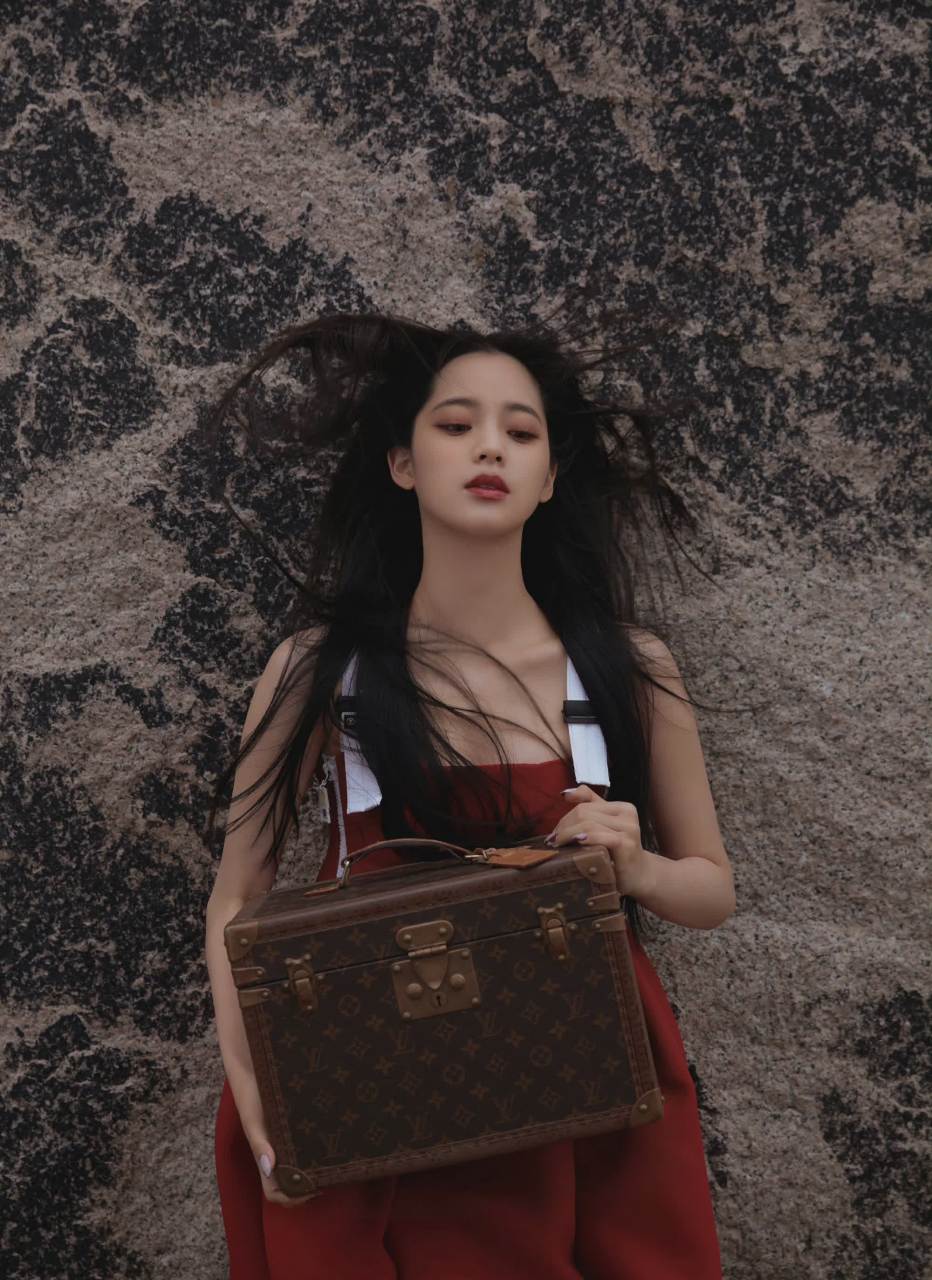 这位高级美女还真是没人了,又被娜娜杀了!  ?[心]