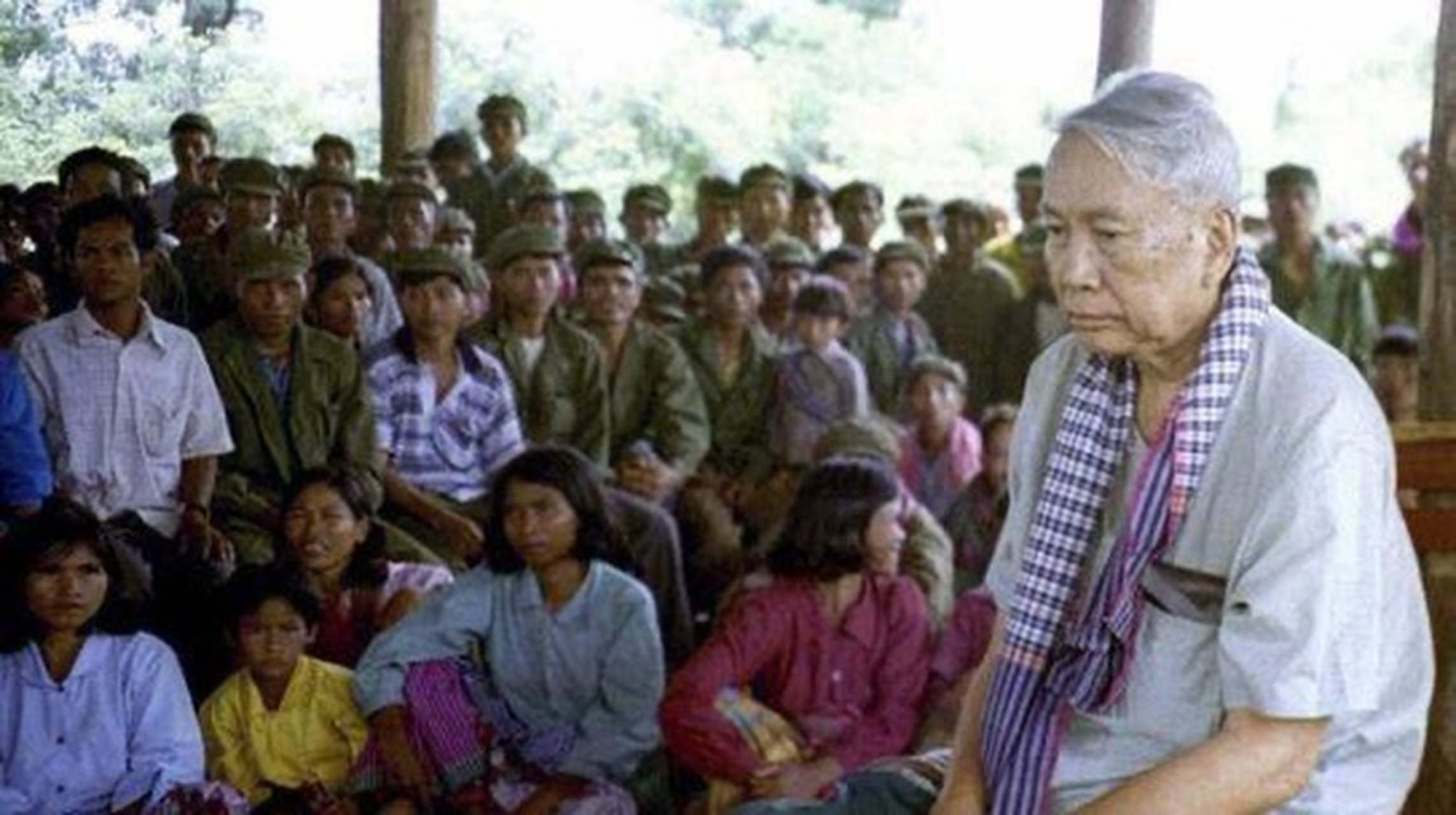 1997年7月22日,柬埔寨红色高棉领袖波尔布特在红色高棉基地安隆汶成为