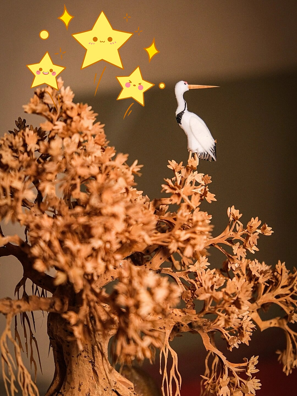 只有福州才有,叫软木画!它将植物园和建筑物雕刻成一幅幅微型画面