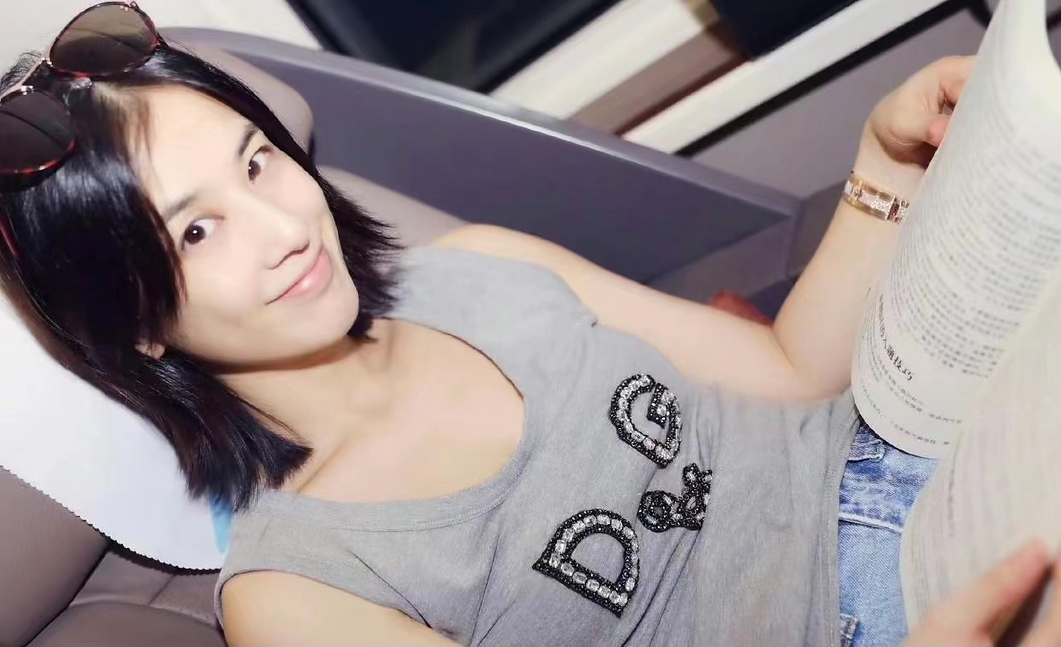 黄圣依年轻的时候好清纯啊,素颜也那么美,怪不得会成为星女郎