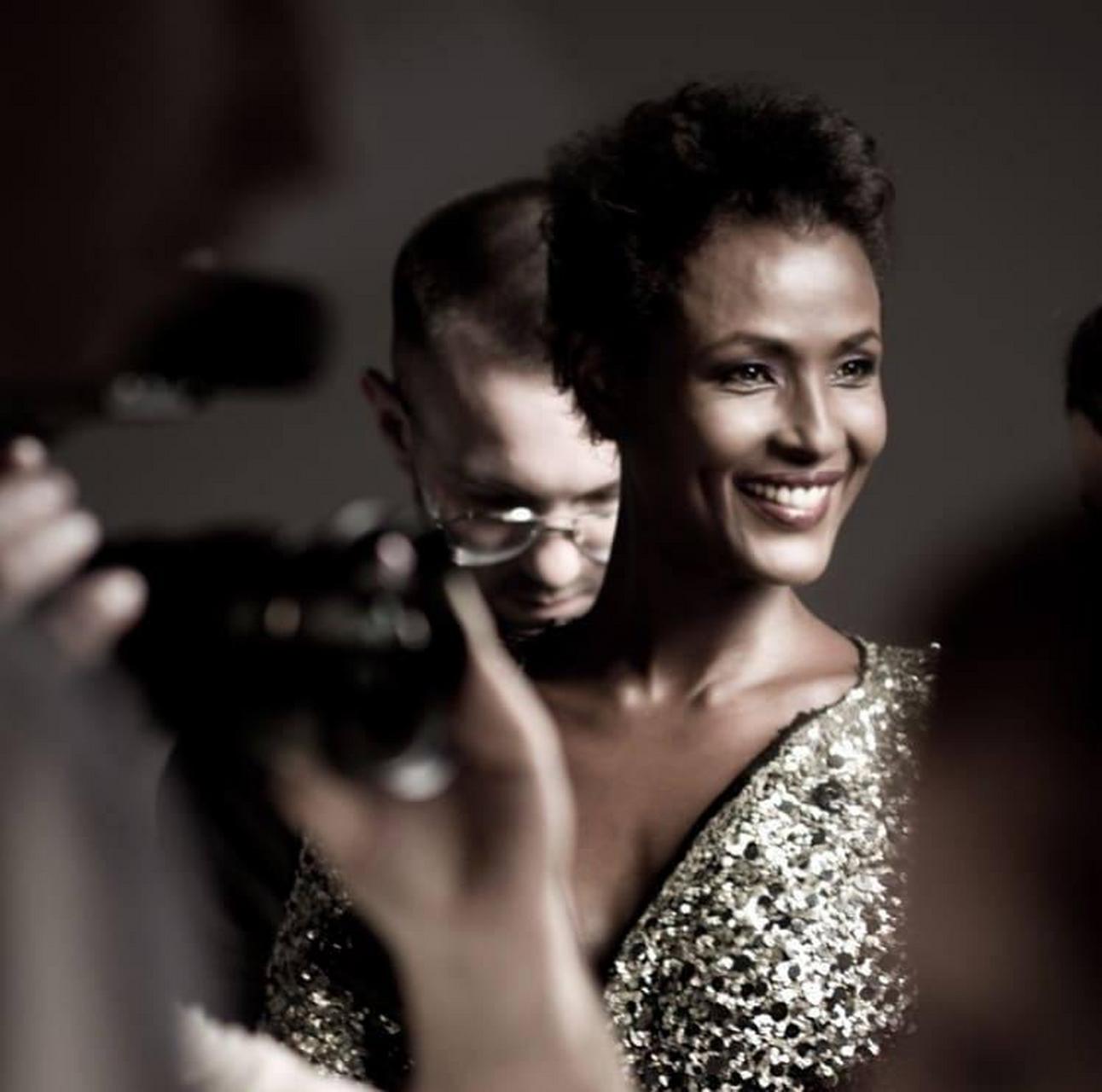 她叫华莉丝61迪里,出生于索马里难民区,4岁遭遇父亲朋友性侵,5岁