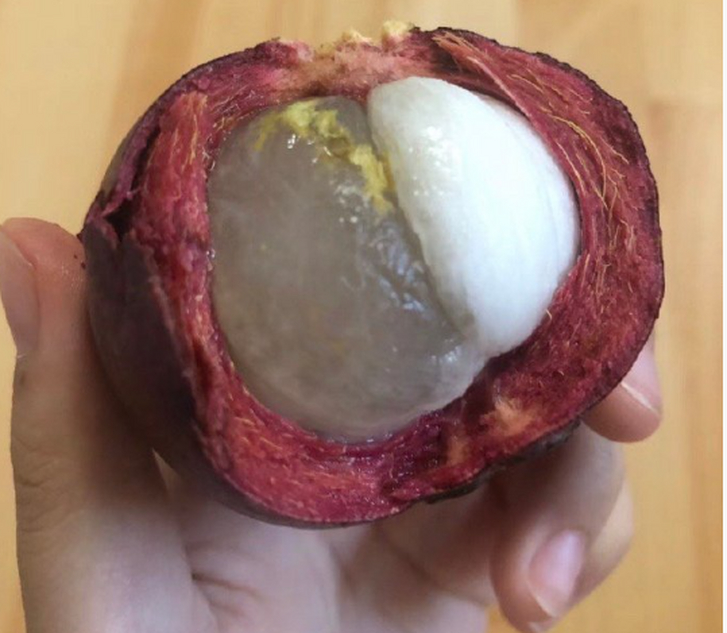 水果#山竹里面透明的果肉能吃吗?