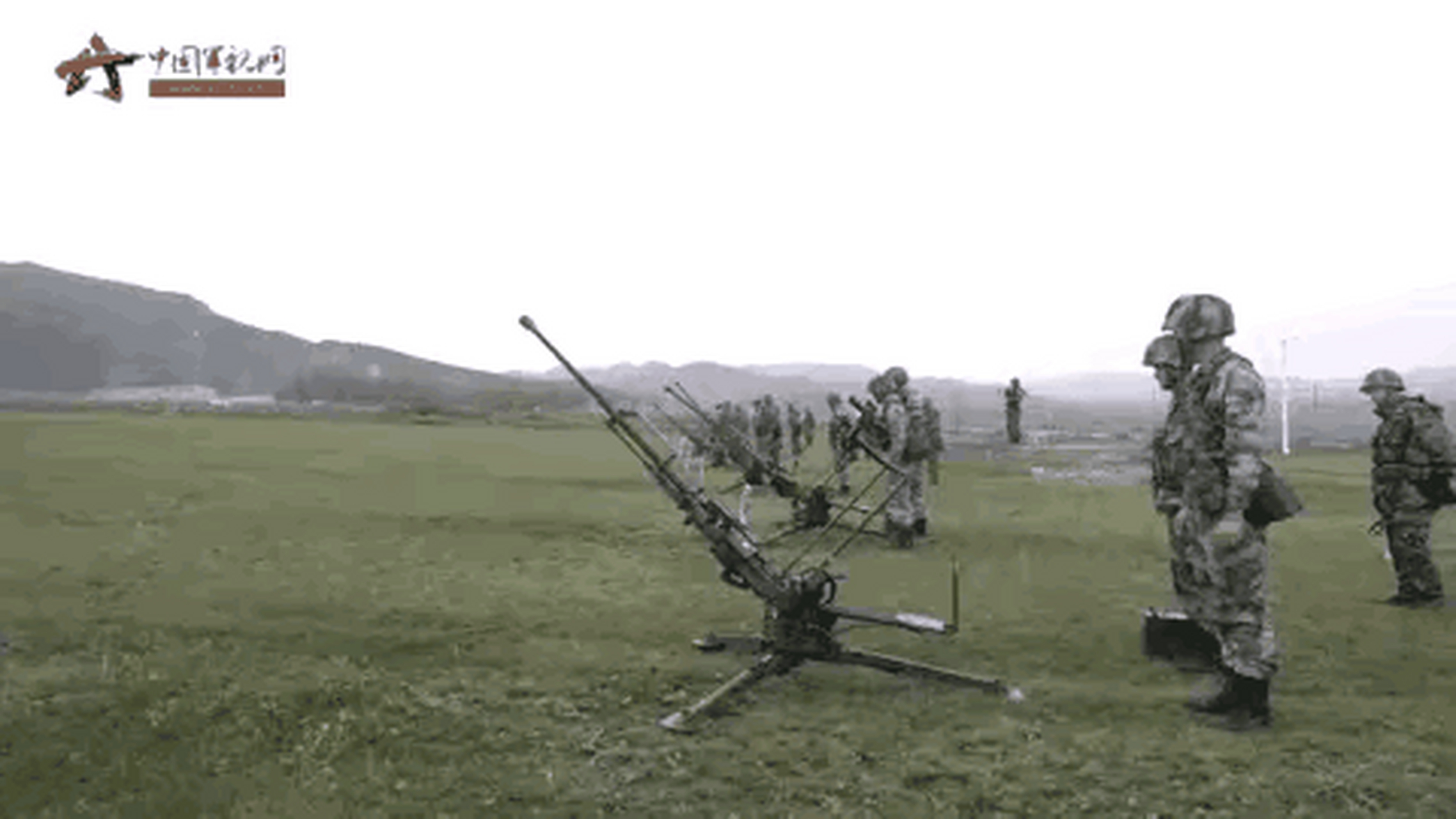 与其他国产高射机枪不同的是,国产02式14