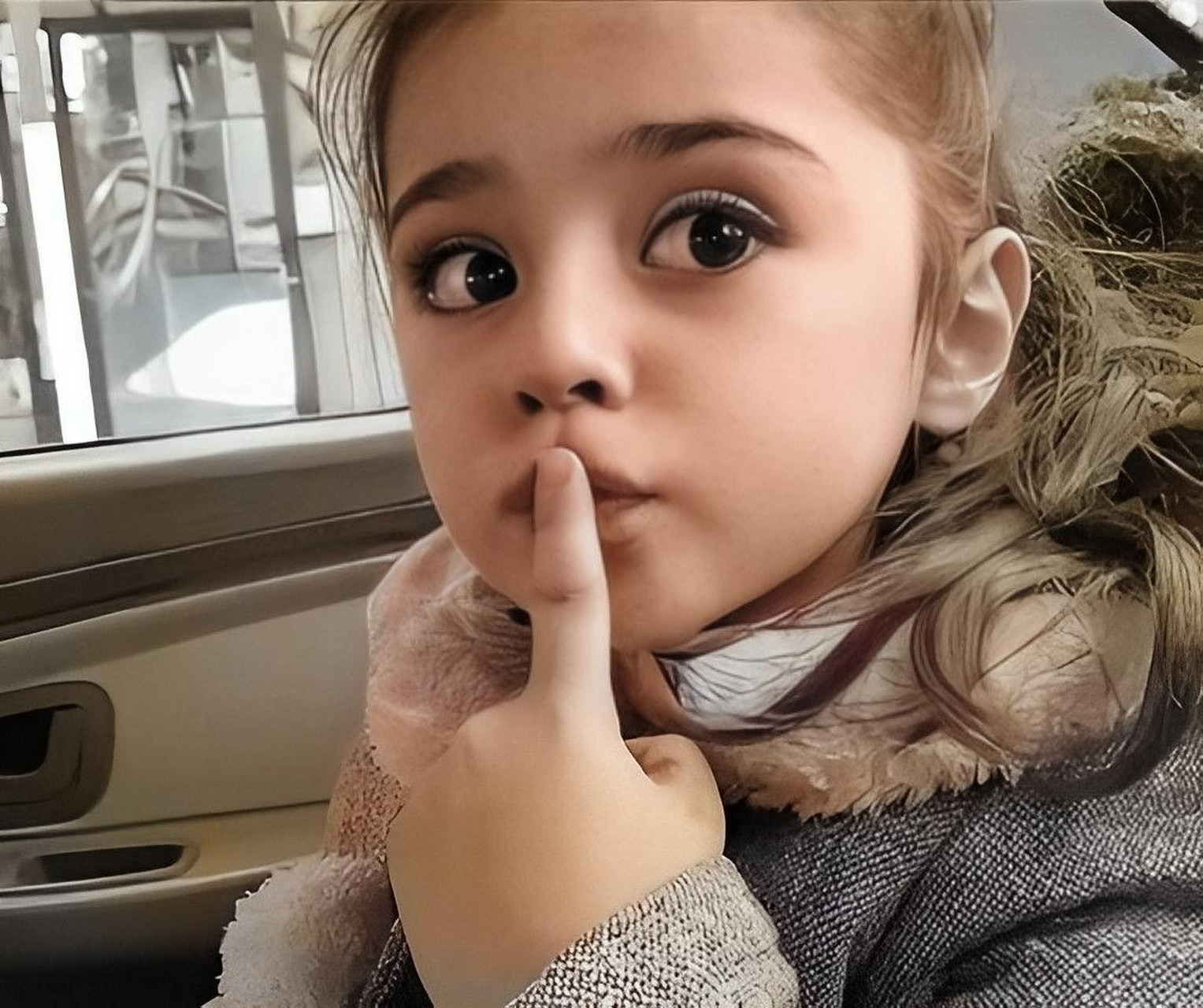 来自女孩儿的马希尔2010年出生于伊朗,因为长得太漂亮,被称为世界上最