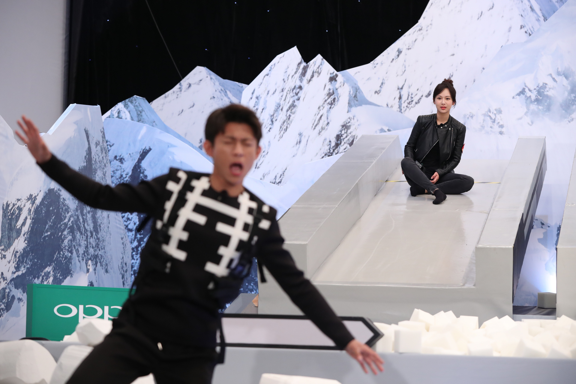 杨紫张一山# 高能少年团剧照,见面就是干,两人能保持快20年的友谊太