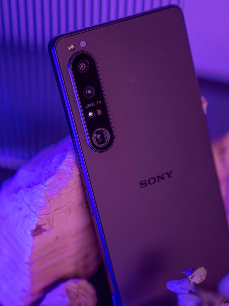 索尼xperia 1 iv的三款神仙配色登场啦冰雾白,夜烟黑,暮霞紫,恰当
