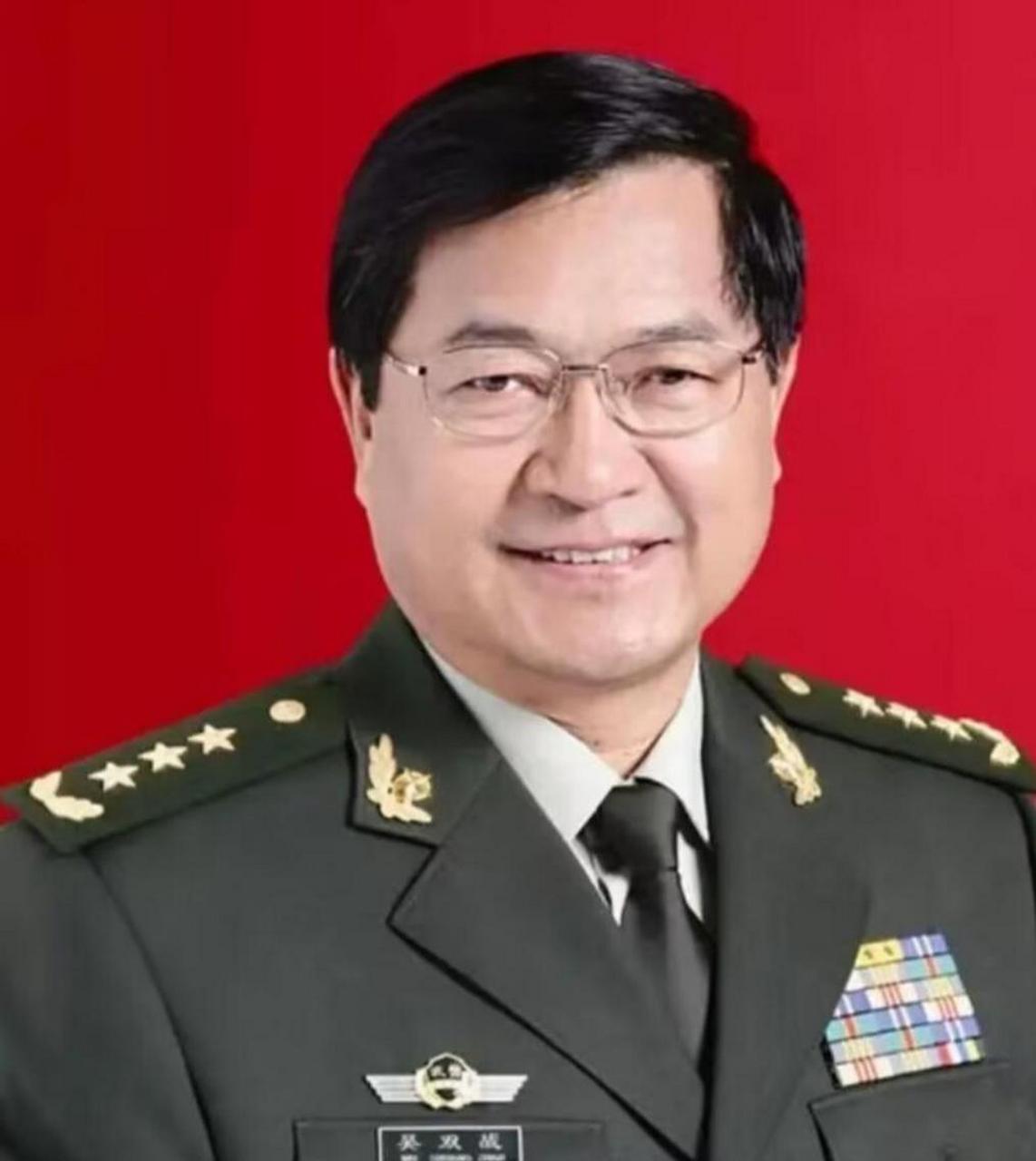 作为任职最长的武警部队司令员,他经历过很多重大事件.