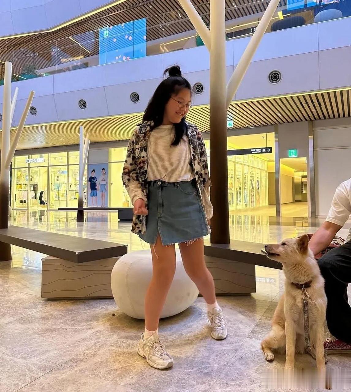 10日,演员严泰雄的妻子尹慧珍在自己的instagram上写道"周末结束"的