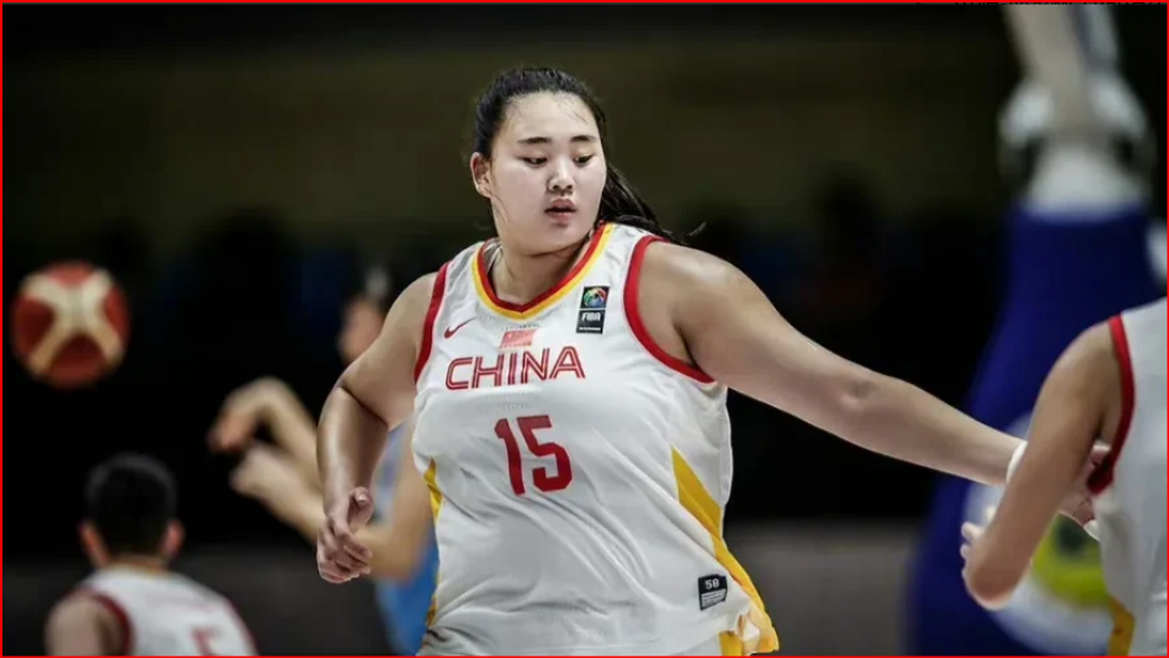 中国女篮 最近最火的球员,应该是刘禹彤了,身高2米01,体重110公斤,被