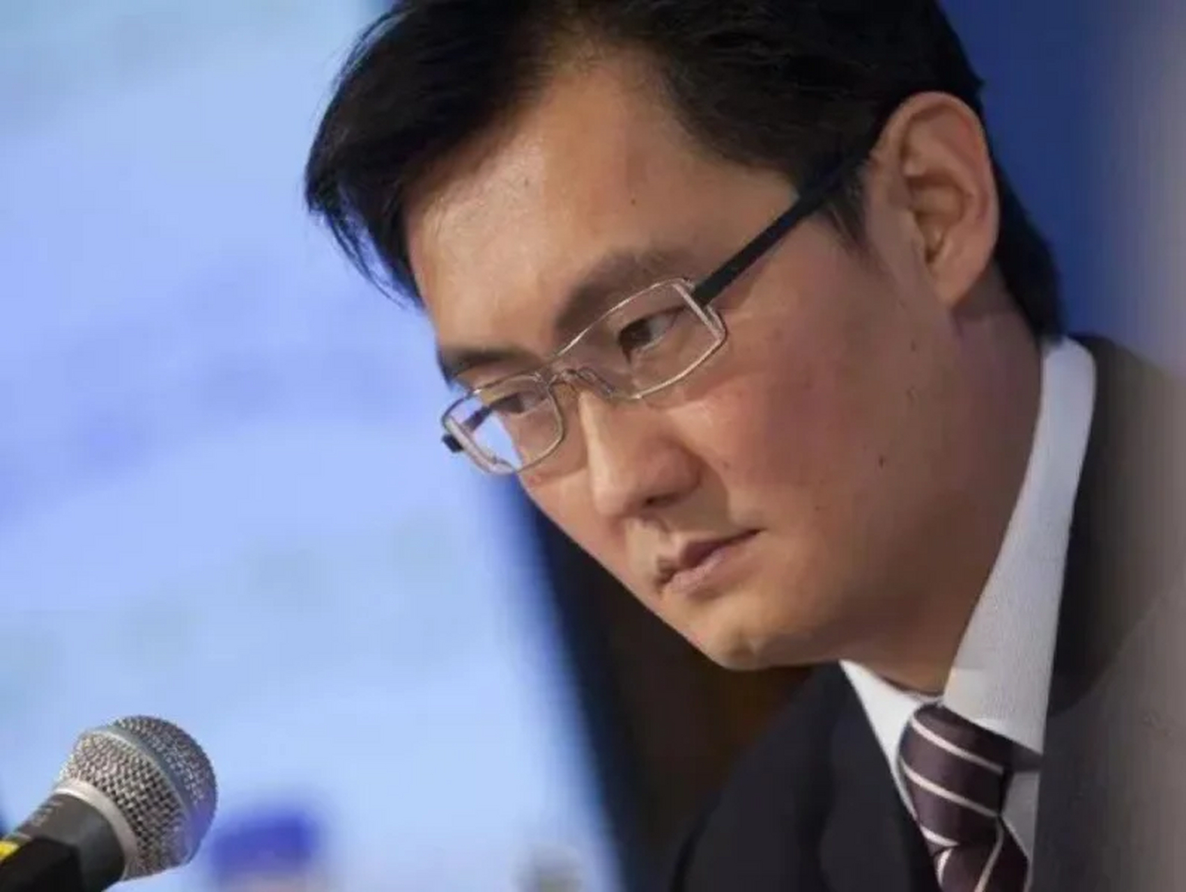 李在镕不再叫"会长",改叫jay或"在镕先生"  这个李在镕和马化腾什么