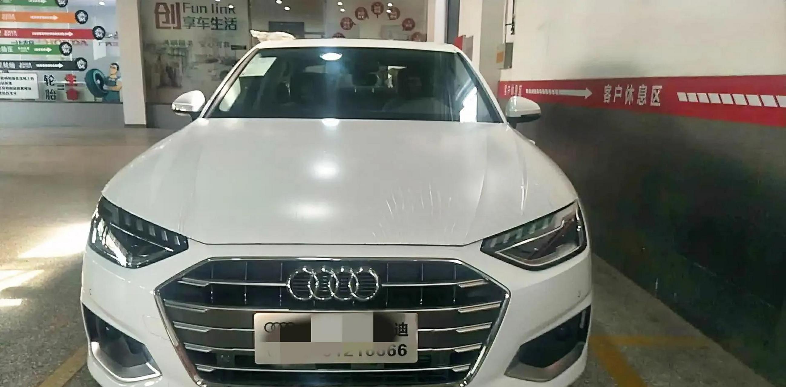 我的奥迪a4l(40 tfsi)时尚智雅版是2021年5月份购买的,当时全款落地