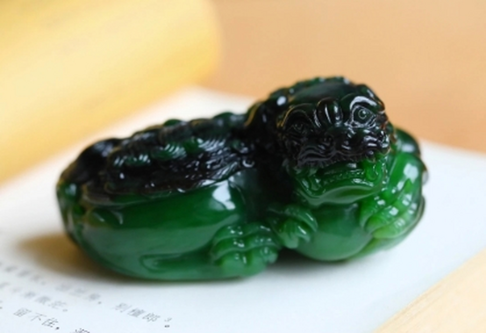 点击头像看直播##和田玉#和田玉碧玉狮子手把件,俄碧老坑料,质感温润