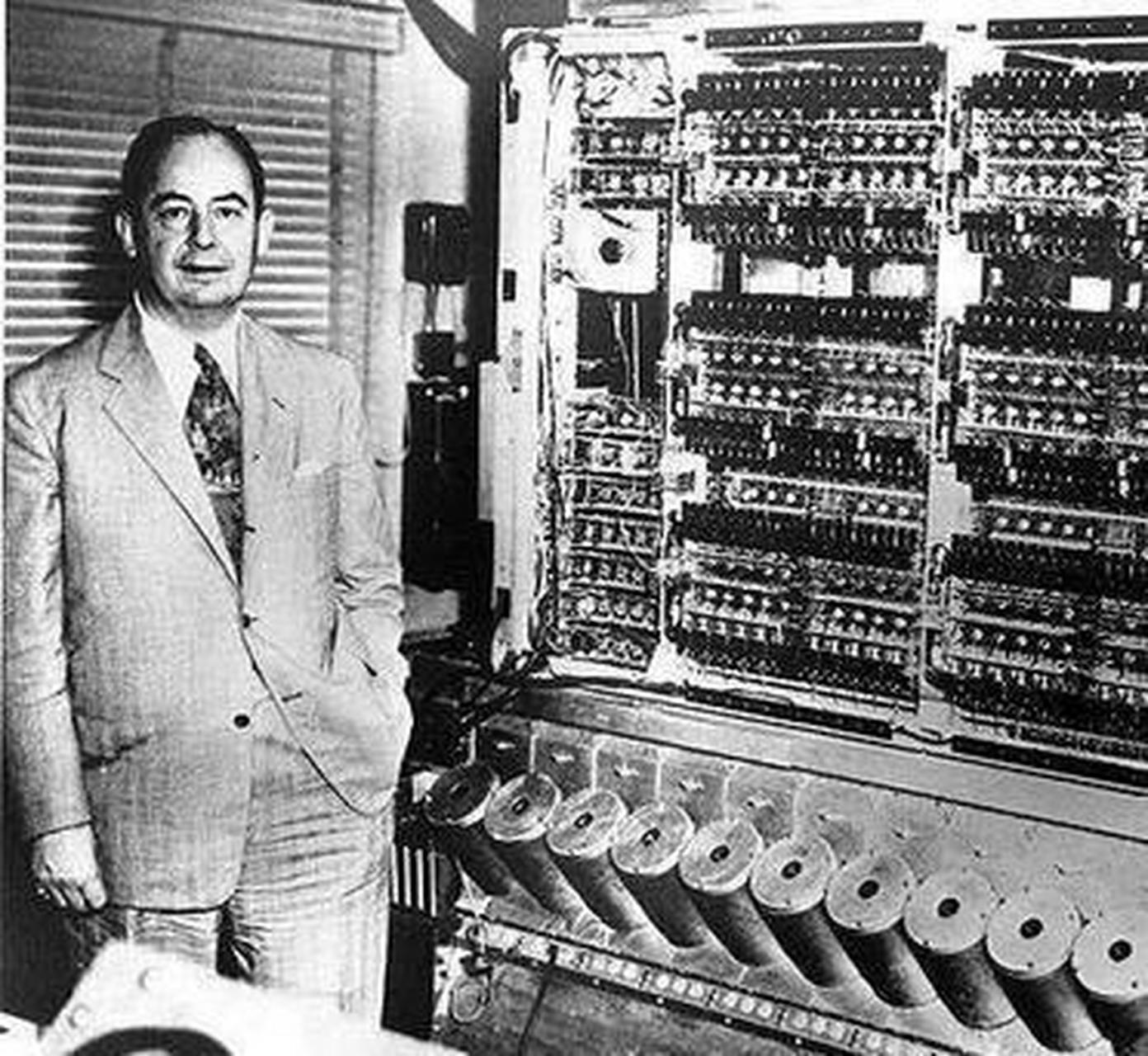 1952年,参观了"计算机之父"冯·诺依曼实验室后的华罗庚,一心想在中国