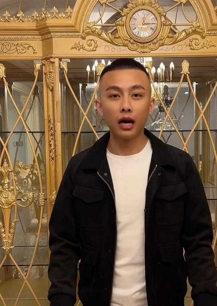 王某人讲述洋洋洋被腾云森哥花3000w签约了[睡觉]       王某人讲述