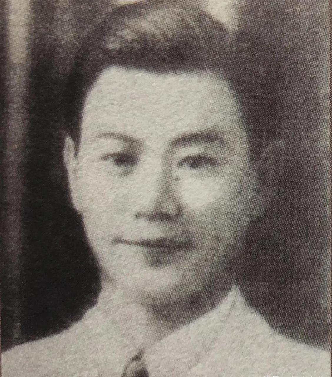 1942年,杨光泩担任中国驻菲律宾马尼拉总领事