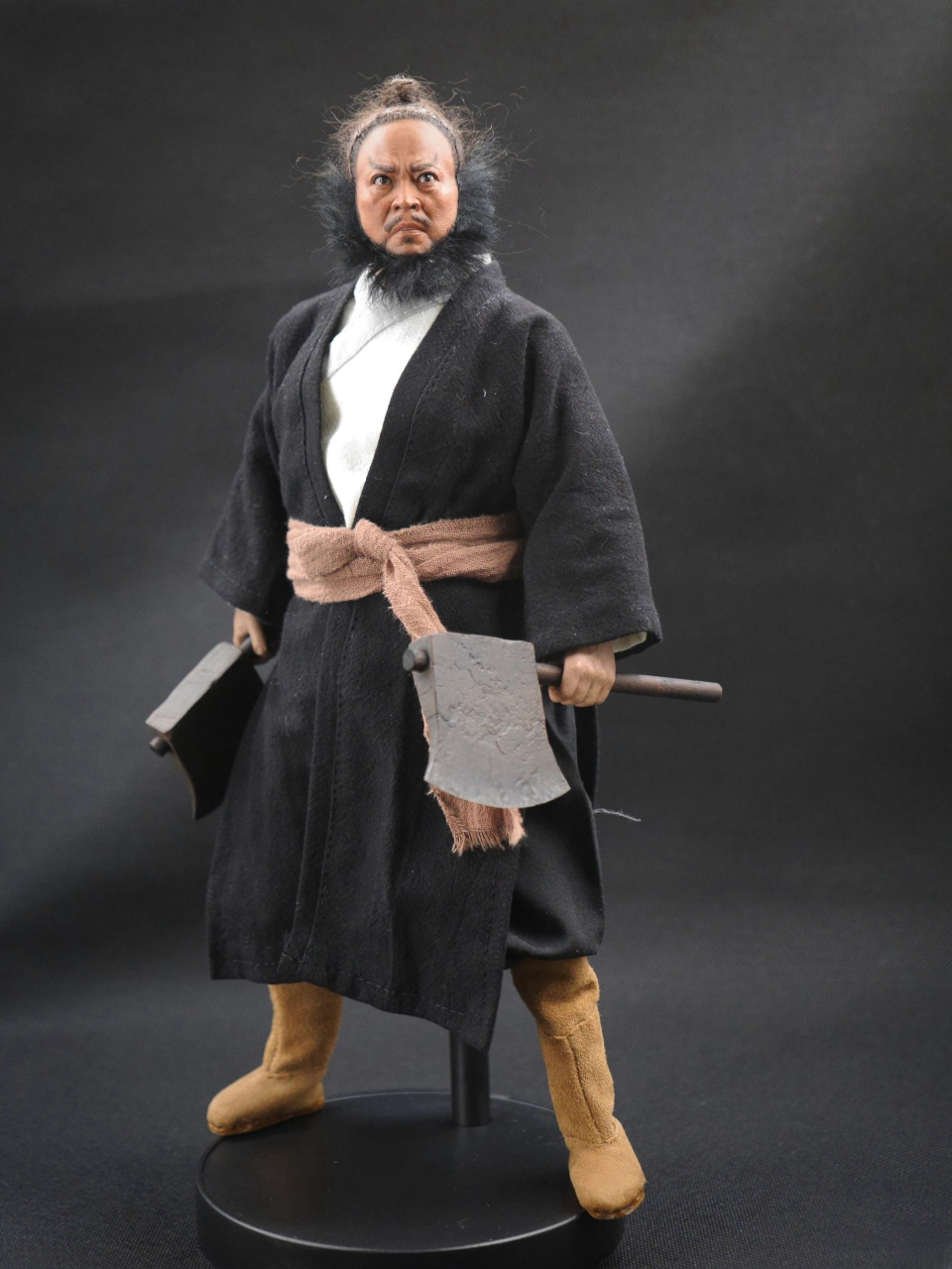 央视版水浒传 1/6 央视版水浒传 李逵,版本第一黑厮,赵小锐版,展示.