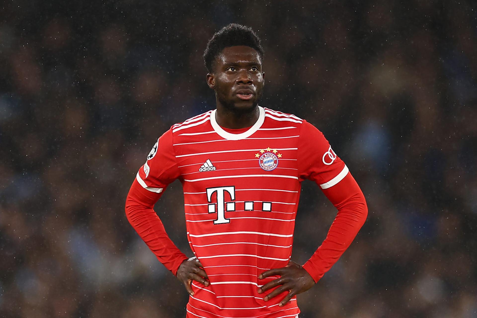 曼城##英超# 曼城目前正在追逐拜仁的主力边后卫阿方索·戴维斯,嵌佑