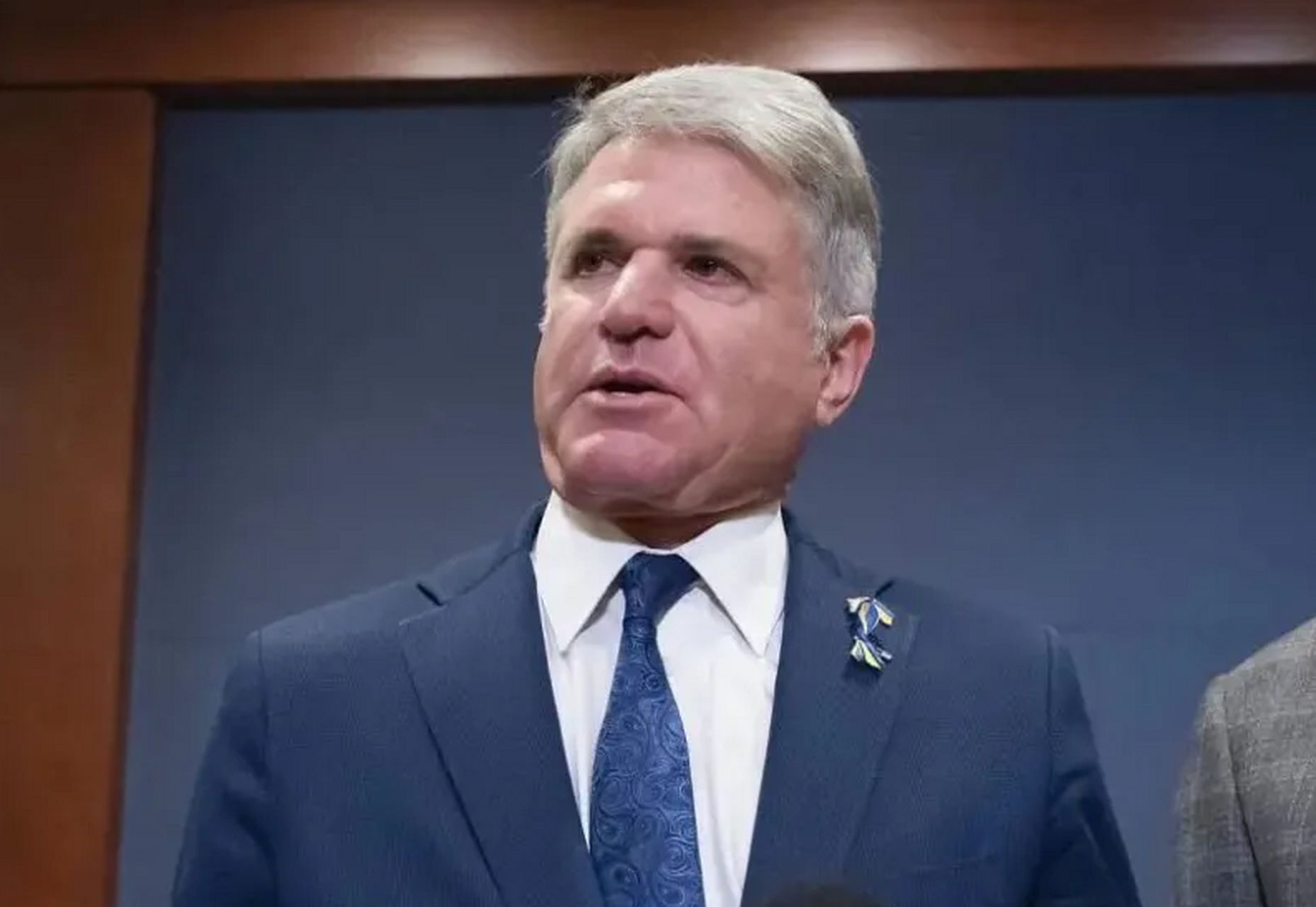 我国制裁一名美国反华议员迈克·麦考尔(michael mccaul),频繁采取