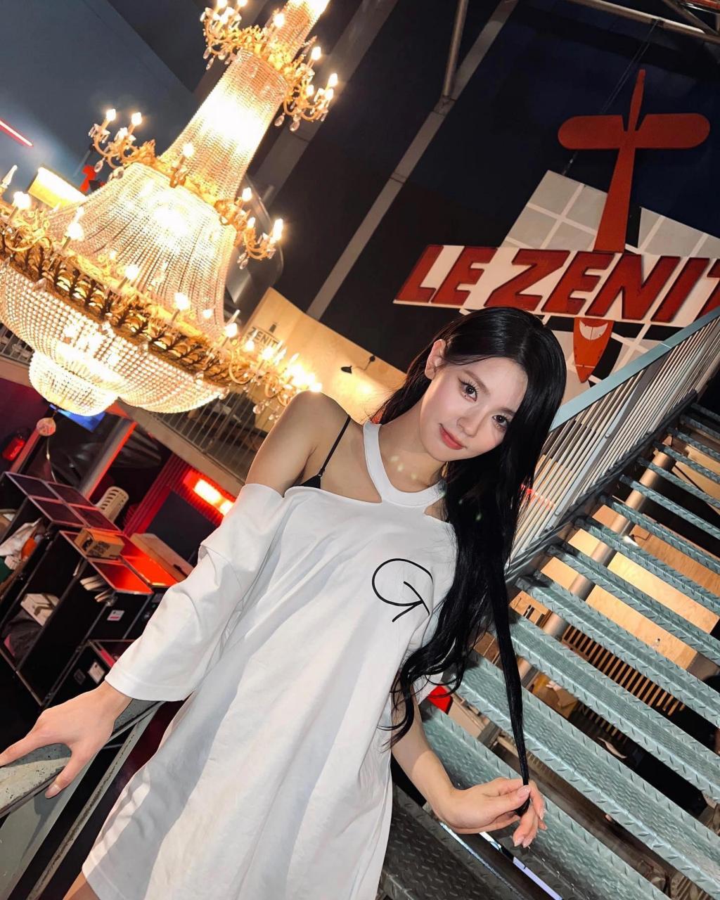 ins日常穿搭 gidle 赵美延 cr/noodle.zip 活泼面姐91