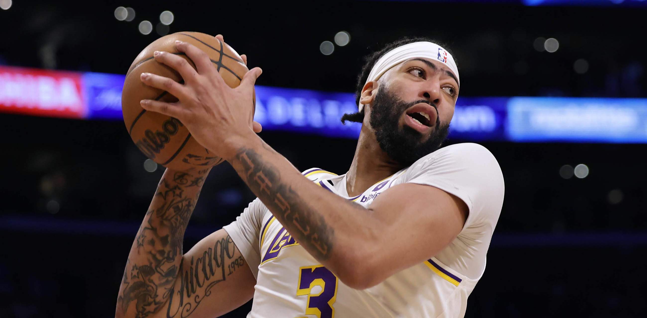 湖人毫无疑问需要安东尼-戴维斯在对阵灰熊的季后赛首轮比赛中有足够