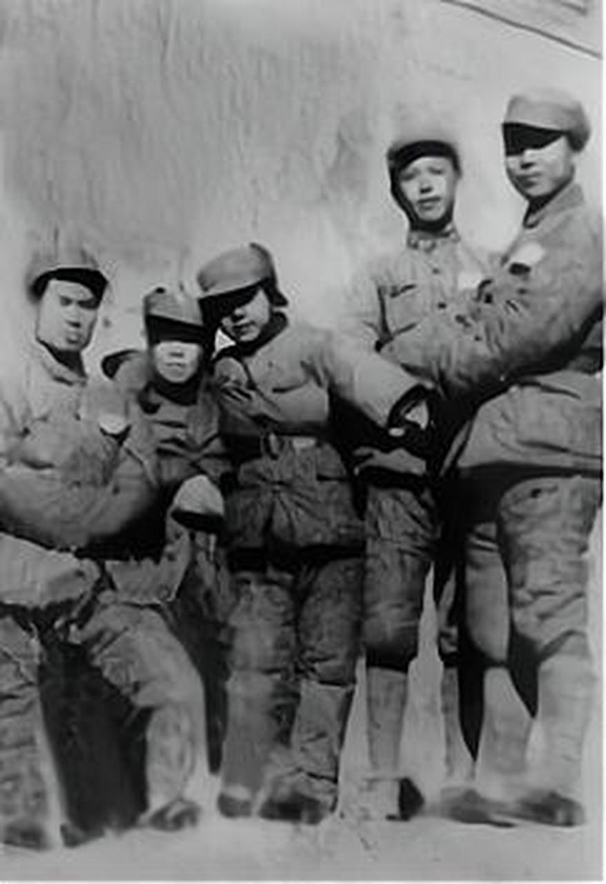 1942年,刚生完孩子的林心平不幸落入敌手,没想到伪军头子竟将她交给了