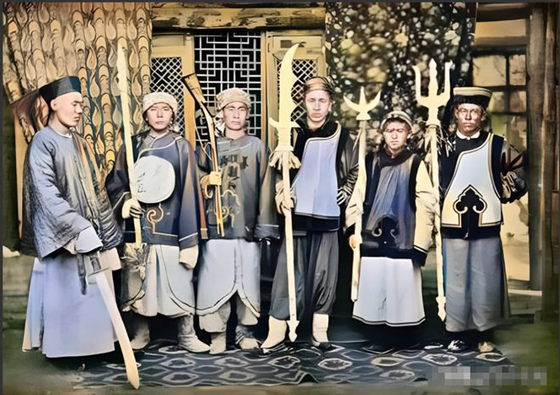 清朝初期的八旗军是一支强大的军队.