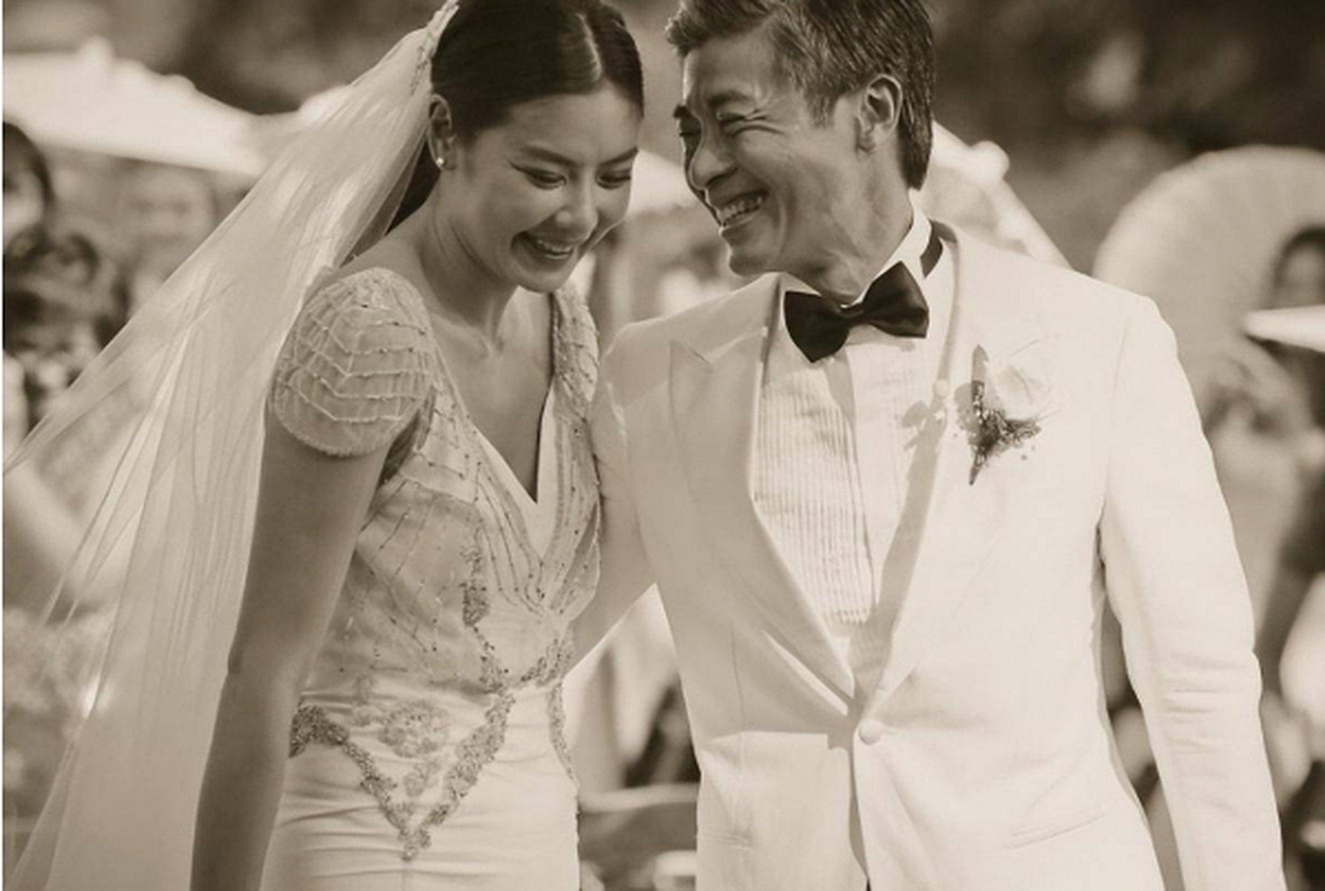 乐基儿首嫁黎明,光是彩礼,黎明就花了2亿,后来更是为他花光7亿多