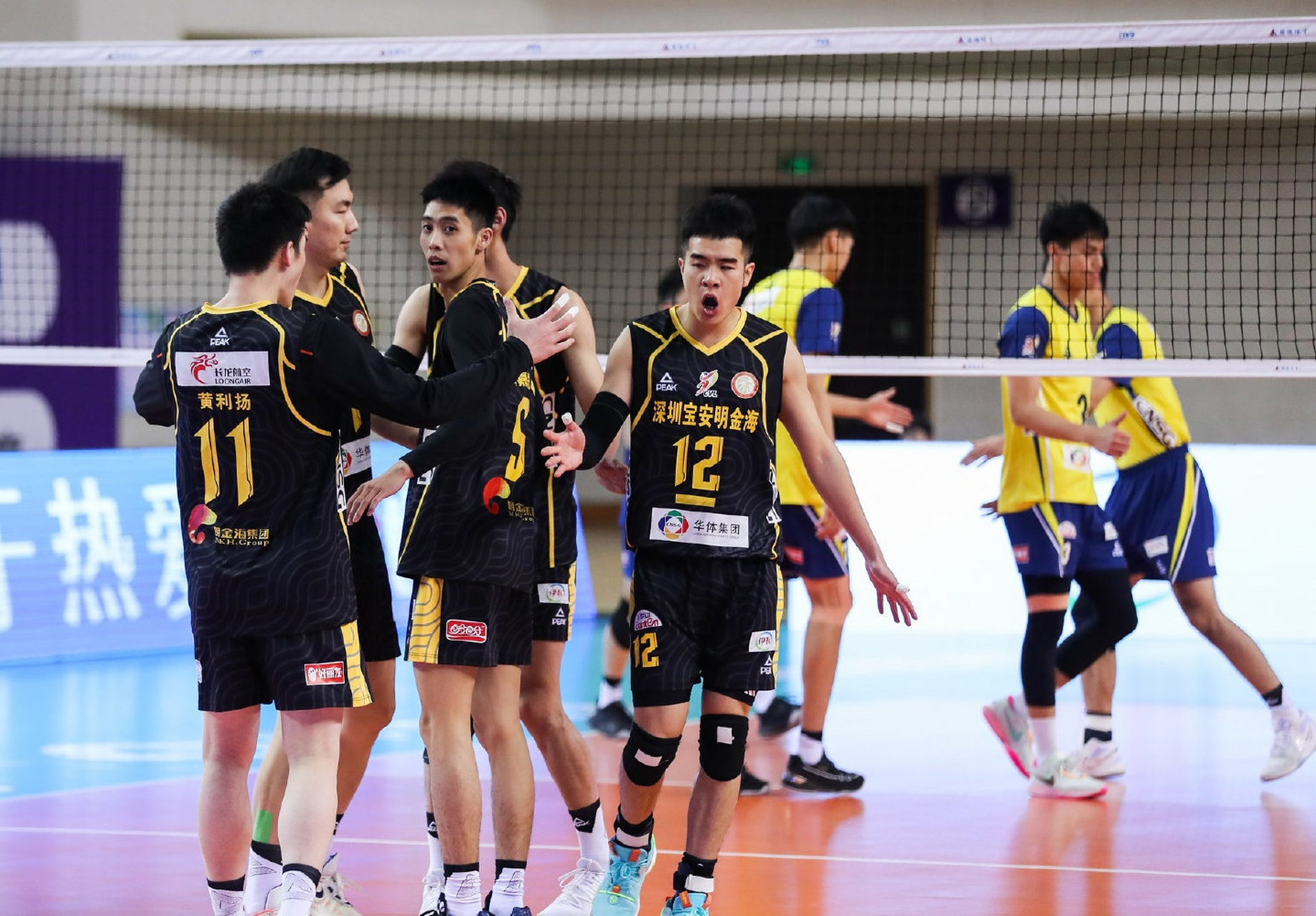 【四川男排3:2拿下广东】  男排联赛a组补赛第五轮  四川苦战五局3:2