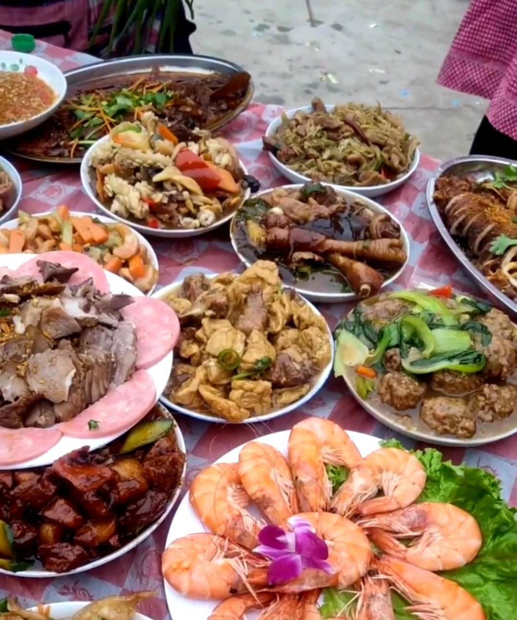 参加今天的婚宴让我惊艳,这样的大席比城里饭店实惠多了!