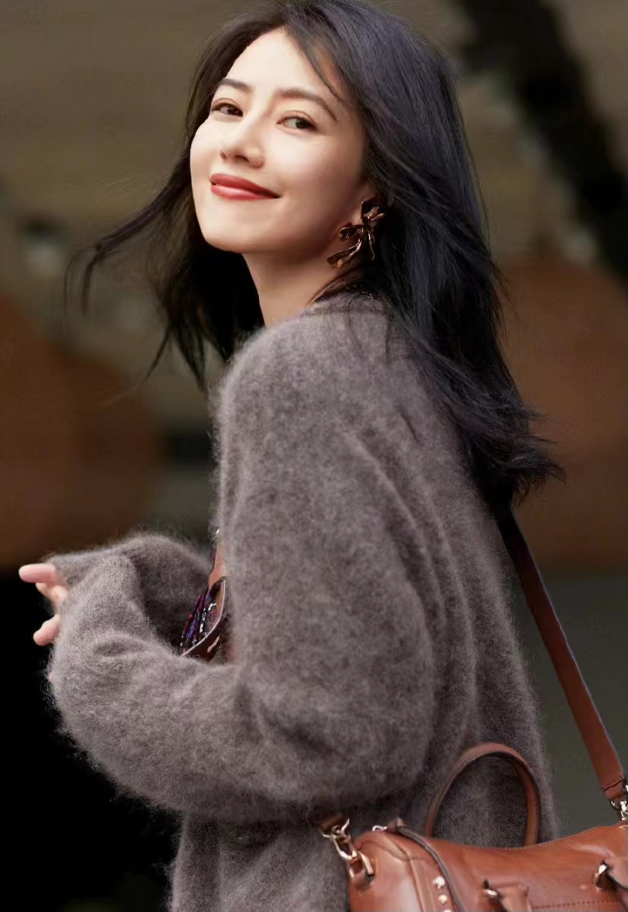 高圆圆真的好端庄大方,性格感觉也很好,是多少男男女女的梦中情人啊