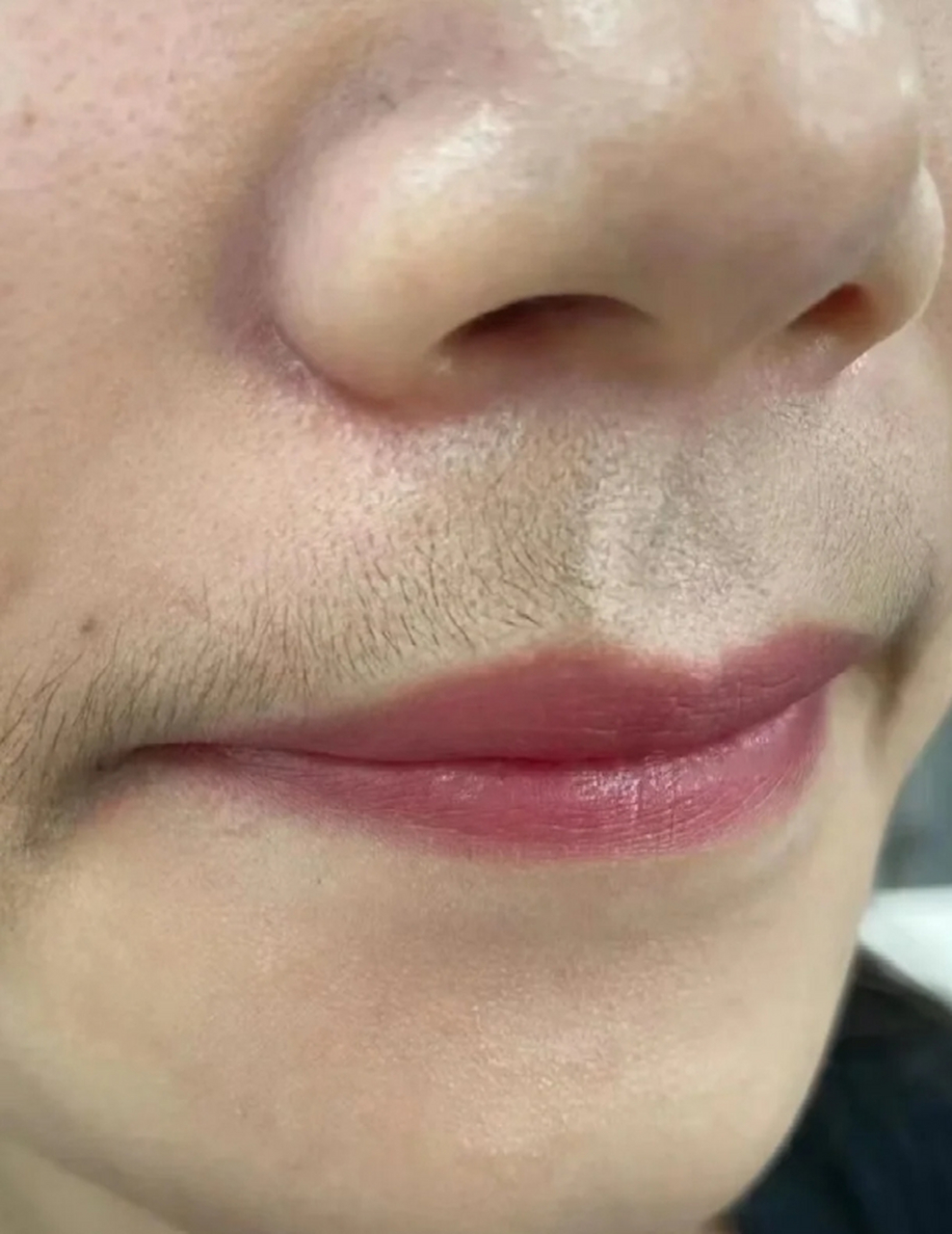 胡子是男性和部分女性面临的常见问题,对于一些人来说,频繁修剪和脱毛