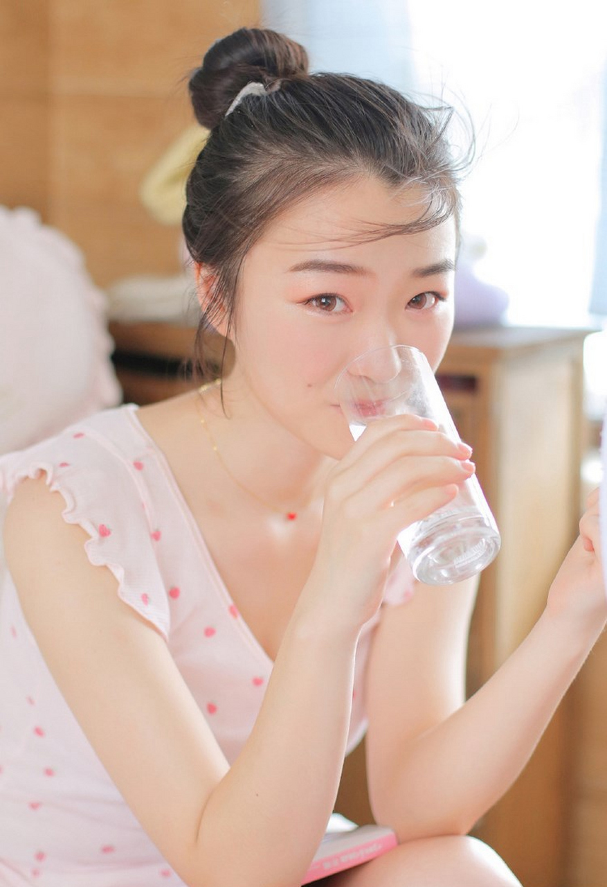 90后清纯嫩模龚诗琪唯美写真