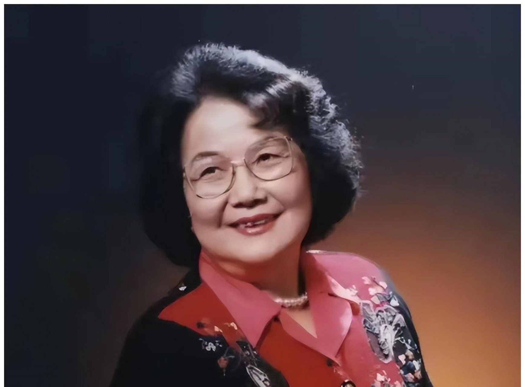 据悉,叶佩英老师是歌曲《我爱你,中国》的原唱者,她一生演唱过3000余