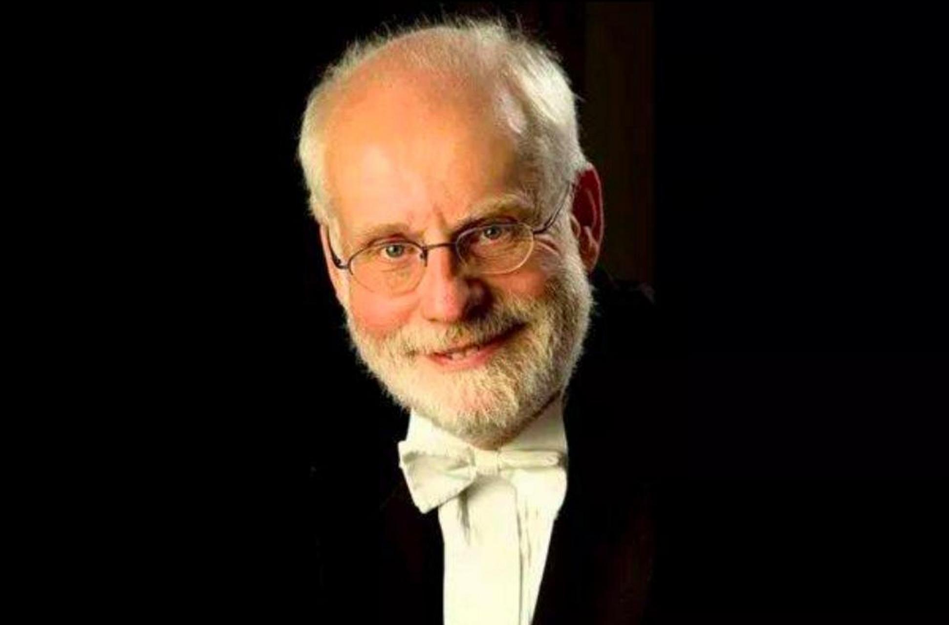 美国哈佛大学教授查普曼在解读中国的神话故事时说:在我们的神话故事