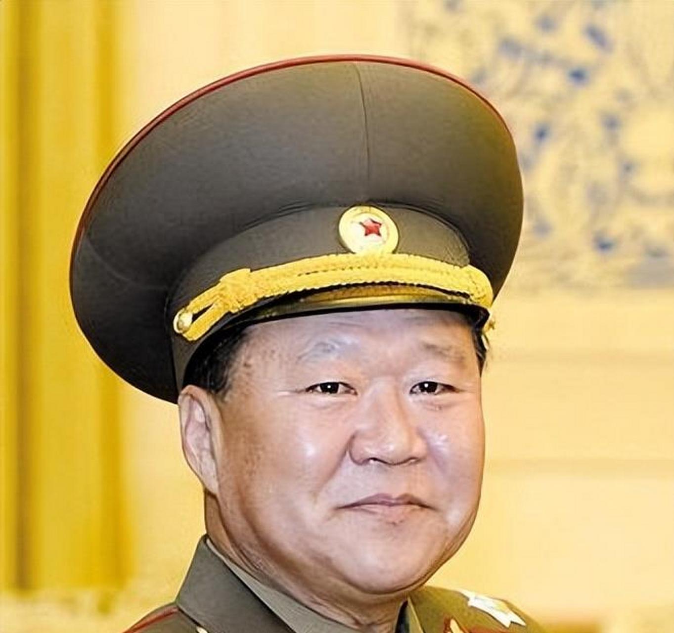 朝鲜的艺术水平按理说挺不错的,为啥帽子就不能设计的合适些呢?