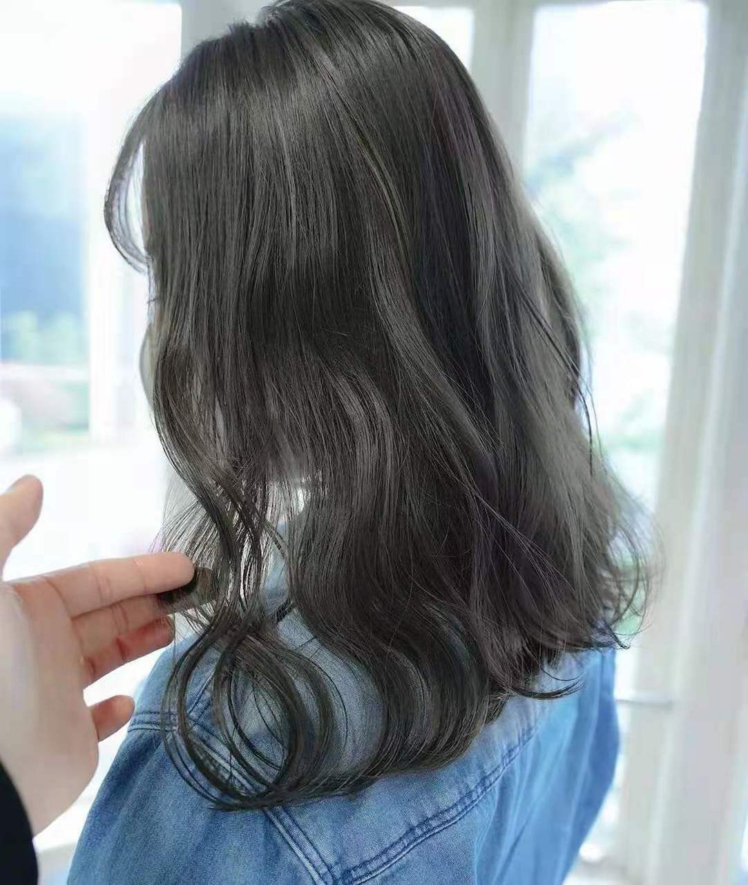 显白又高级的冷色系染发,低调又有品位 #百度国潮季# 越来越多的妹子