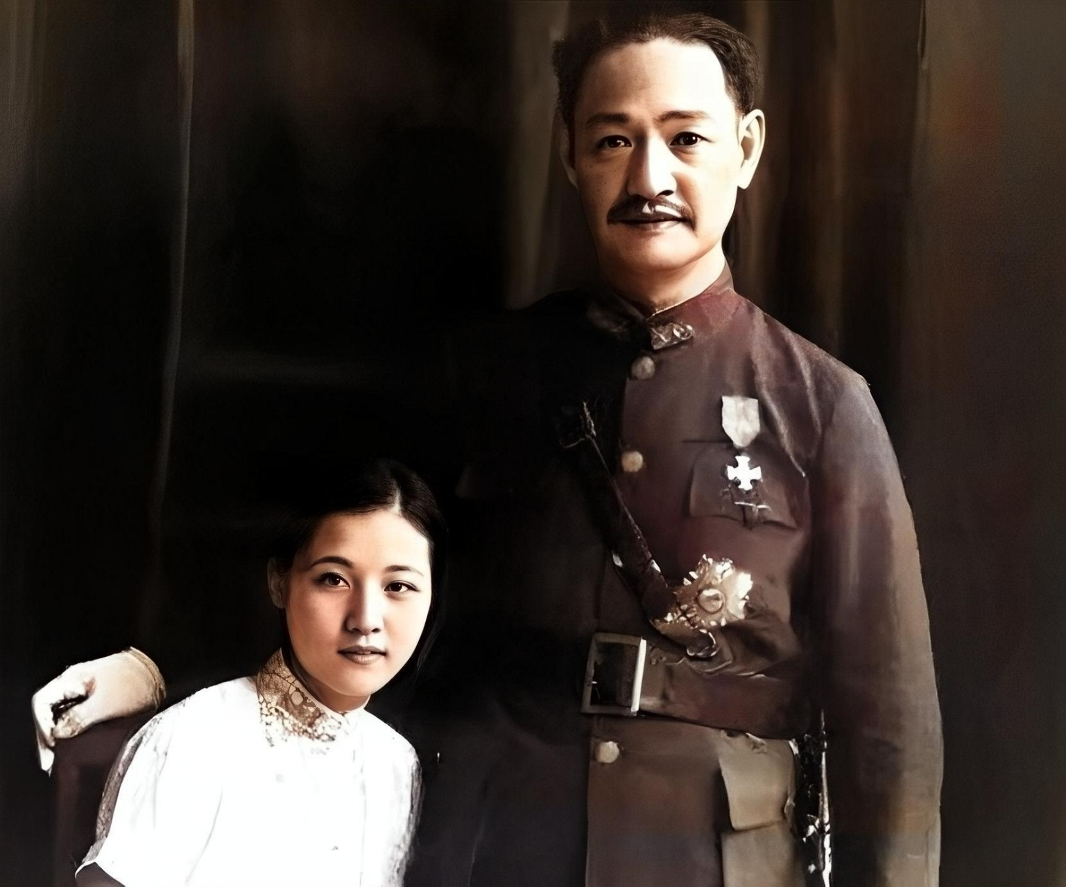 1936年,17岁的郭翼青被父母强迫嫁给了54岁的军官程潜.