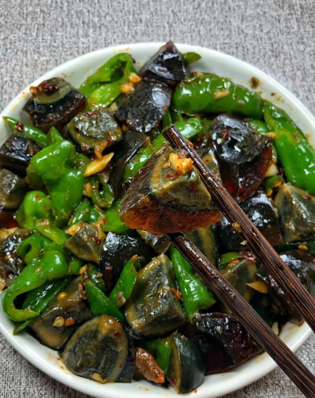 青椒炒皮蛋  #奇趣美食嘉年华