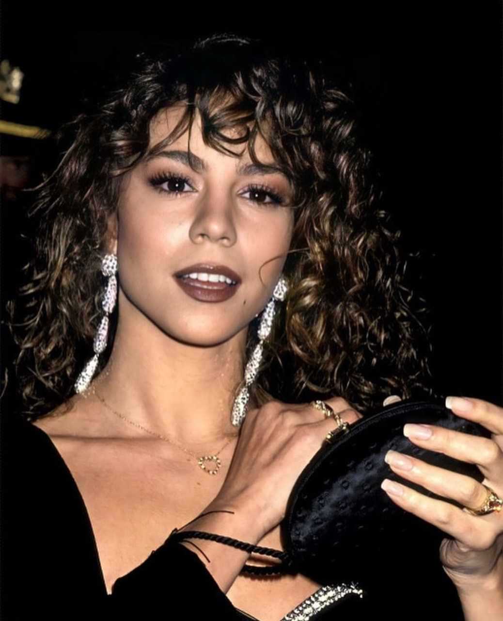 1991年,格莱美颁奖典礼上的玛丽亚·凯莉!早期牛姐是女王风格的!