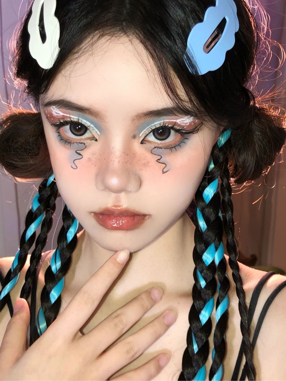 鬼马少女的日记 派对必画暗黑小恶魔妆来咯!