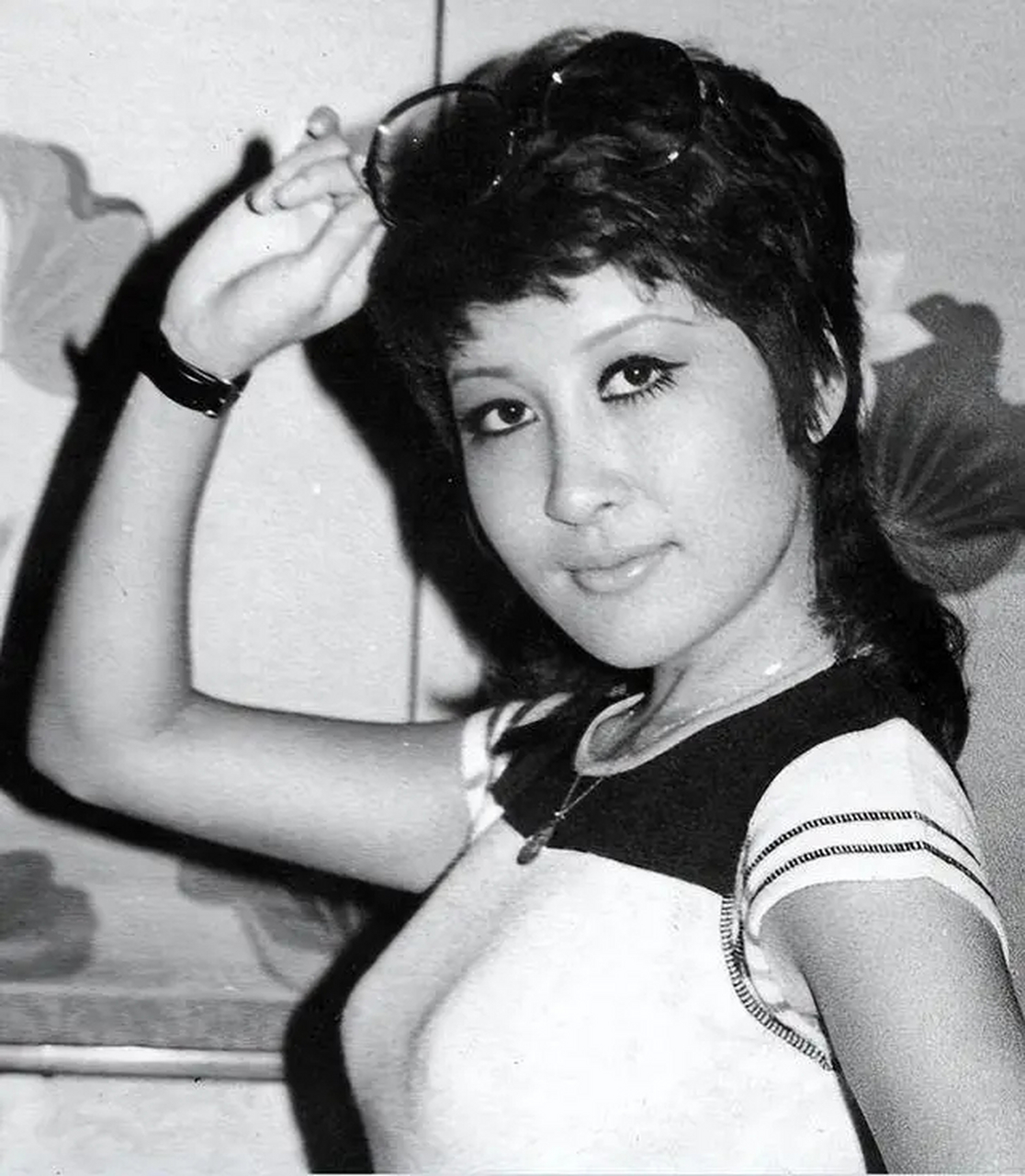 这是李小龙的"秘密情人"丁佩,她出生军阀之家,从小接受西方教育,无论