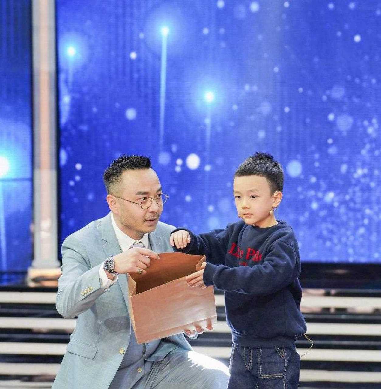 又一位星二代从幕后走向前台,他就是汪涵儿子小沐沐,高冷的气质帅气的