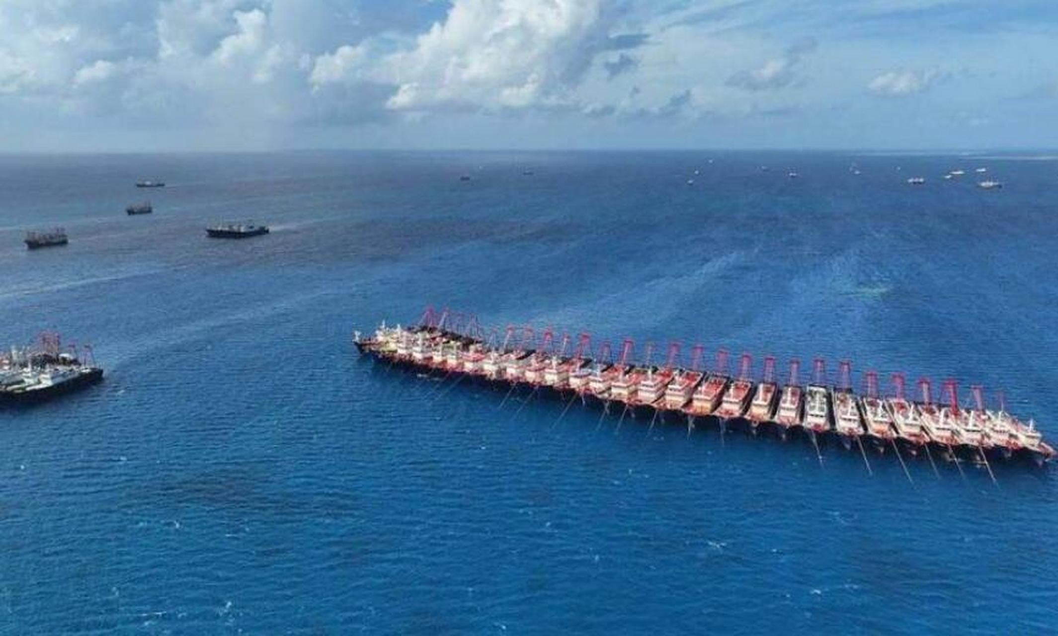 逾百艘中国船只进入南沙群岛牛轭礁.