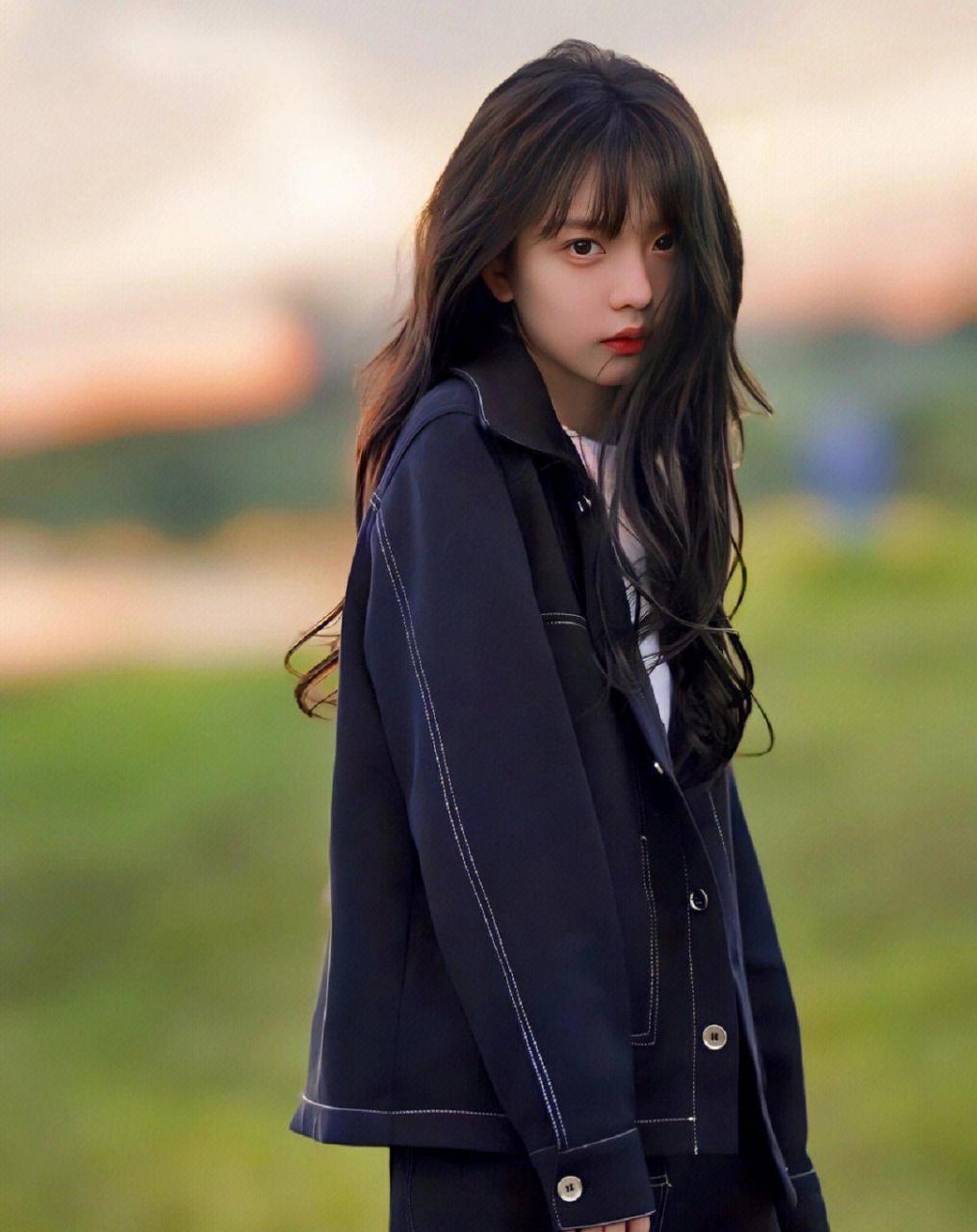 20岁的男孩穷困潦倒,二十岁的女孩风华正茂!